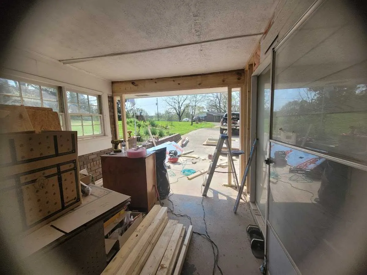 Air movers and dehumidifier for Drying & Dehumidification in Upper Southampton